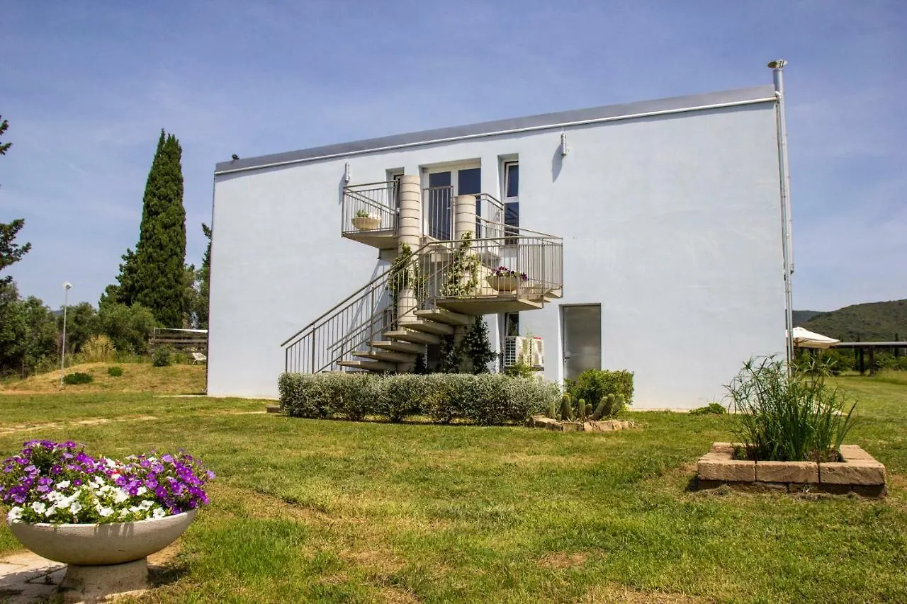 Azienda Agricola Podere San Girolamo Villa Fattoria Badiola 0*,  Italia